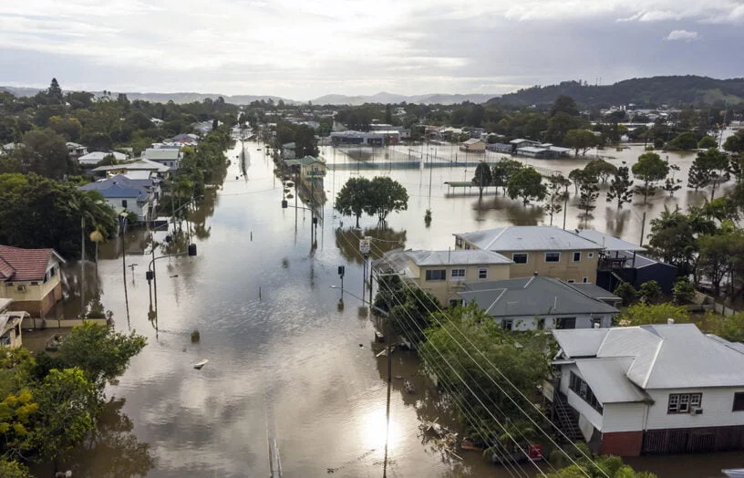 Preparing homes and towns for floods